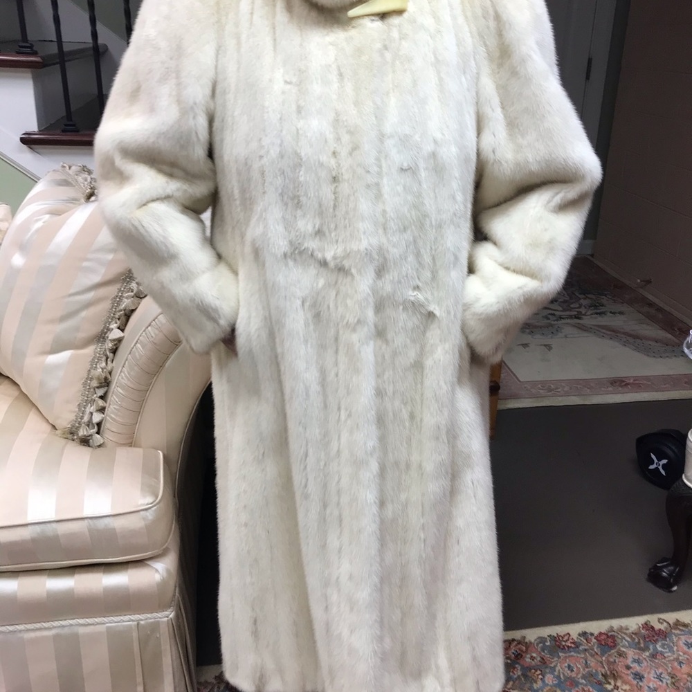 Mink coat - Picture 2 of 3